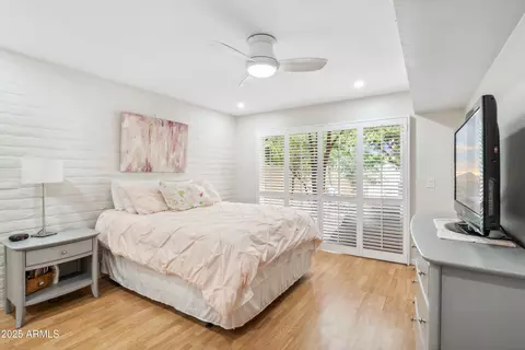 Bedroom - 5542 N 10th St, Phoenix, AZ 85014 photo 4 of 6