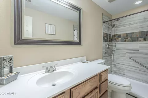 Bath - 2114 Escuda Rd, Phoenix, AZ 85024 photo 1 of 4