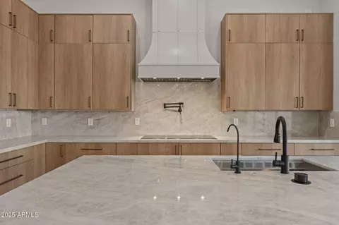 Kitchen - 39302 N 30th Dr, Phoenix, AZ 85086 photo 5 of 5