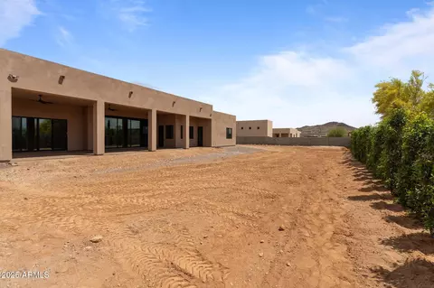 Exterior - 39302 N 30th Dr, Phoenix, AZ 85086 photo 5 of 6