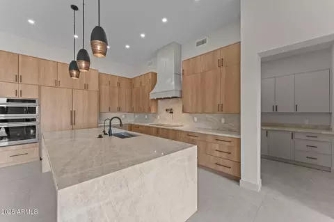 Kitchen - 39302 N 30th Dr, Phoenix, AZ 85086 photo 1 of 5