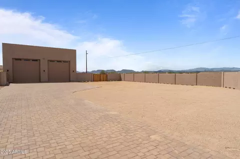 Exterior - 39302 N 30th Dr, Phoenix, AZ 85086 photo 2 of 6
