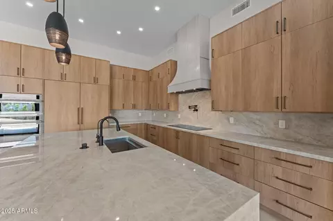 Kitchen - 39302 N 30th Dr, Phoenix, AZ 85086 photo 3 of 5