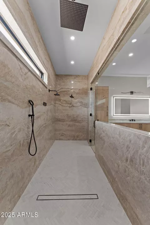 Bath - 39302 N 30th Dr, Phoenix, AZ 85086 photo 5 of 11