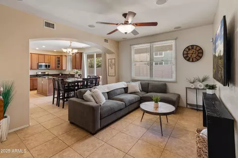 2331 E Sunland Ave, Phoenix, AZ 85040 photo 3