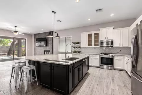 2409 W Red Range Way, Phoenix, AZ 85085 photo 11