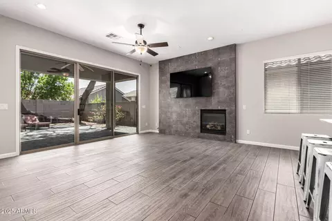 2409 W Red Range Way, Phoenix, AZ 85085 photo 9