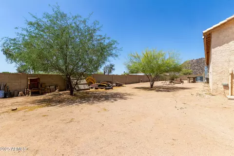 Exterior - 2131 E Rose Garden Ln, Phoenix, AZ 85024 photo 6 of 7