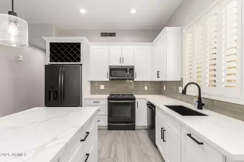 870 E Megan St, Gilbert, AZ 85295 photo 16