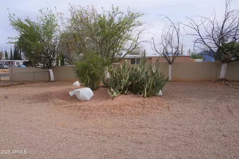 216 N Canyon Dr, Sierra Vista, AZ 85635