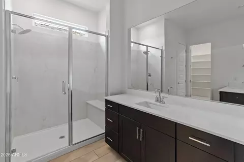 Bath - 3260 W Caleb Rd, Phoenix, AZ 85083 photo 2 of 4