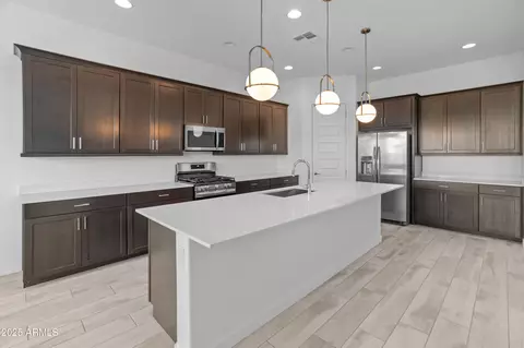 Kitchen - 3260 W Caleb Rd, Phoenix, AZ 85083 photo 5 of 8