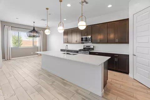 Kitchen - 3260 W Caleb Rd, Phoenix, AZ 85083 photo 6 of 8
