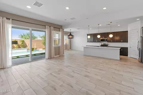 Living - 3260 W Caleb Rd, Phoenix, AZ 85083 photo 4 of 7