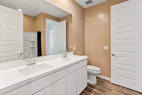 Bath - 3264 W Caleb Rd, Phoenix, AZ 85083 photo 1 of 3
