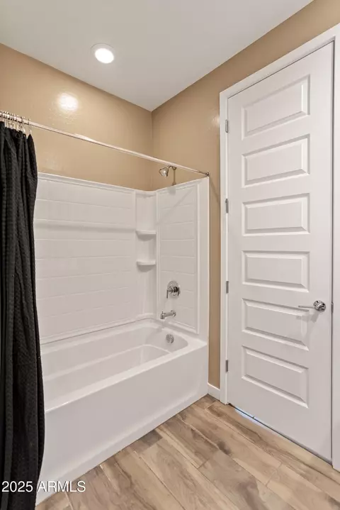 Bath - 3264 W Caleb Rd, Phoenix, AZ 85083 photo 3 of 3
