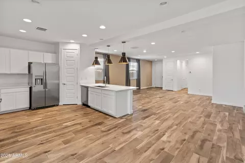 Entry Way - 3264 W Caleb Rd, Phoenix, AZ 85083 photo 3 of 5