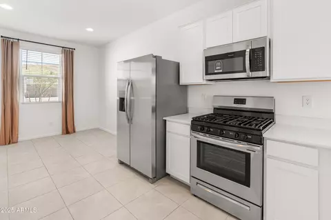 Kitchen - 3268 W Caleb Rd, Phoenix, AZ 85083 photo 4 of 4