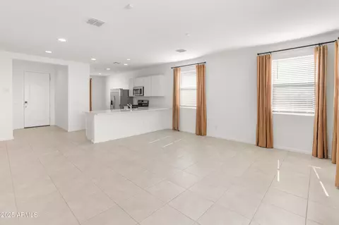 Living - 3268 W Caleb Rd, Phoenix, AZ 85083 photo 1 of 4