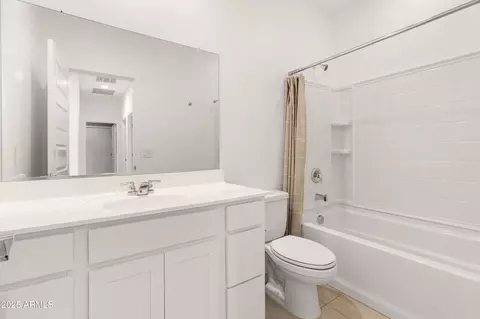 Bath - 3268 W Caleb Rd, Phoenix, AZ 85083 photo 2 of 2