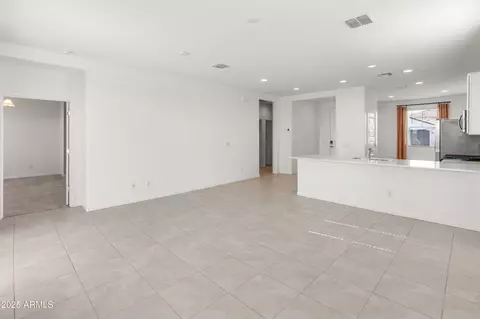 Living - 3268 W Caleb Rd, Phoenix, AZ 85083 photo 2 of 4