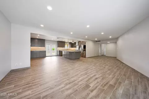 Living - 1320 E Butler Dr, Phoenix, AZ 85020 photo 4 of 4