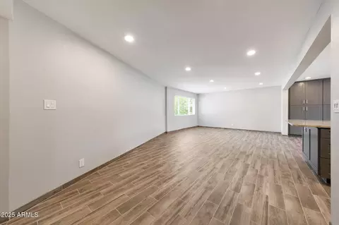 Living - 1320 E Butler Dr, Phoenix, AZ 85020 photo 1 of 4