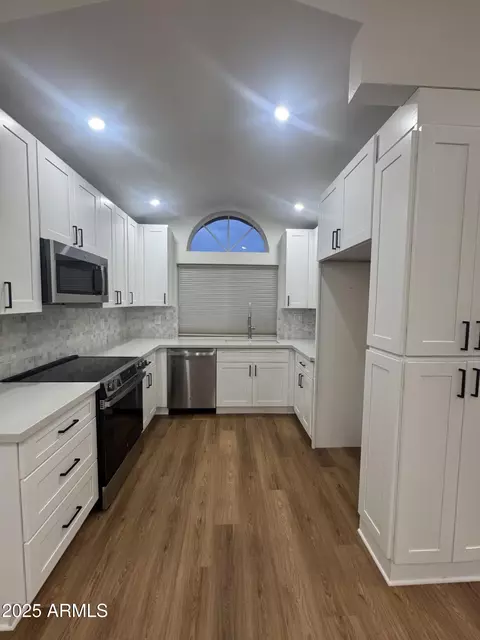 915 E Annette Dr, Phoenix, AZ 85022 photo 3