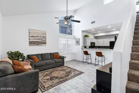 2201 N Comanche Dr #1093, Chandler, AZ 85224