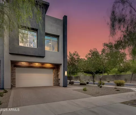 1910 W Desert Hollow Dr, Phoenix, AZ 85085