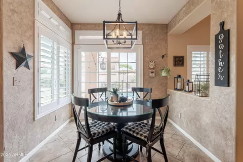 Dining - 1667 E Saltsage Dr, Phoenix, AZ 85048 photo 4 of 5