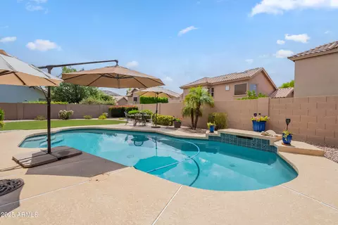 Exterior - 1667 E Saltsage Dr, Phoenix, AZ 85048 photo 4 of 9