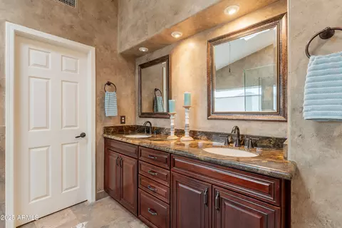 Bath - 1667 E Saltsage Dr, Phoenix, AZ 85048 photo 3 of 7
