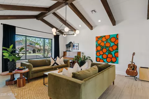 101 E Linger Ln, Phoenix, AZ 85020 photo 4