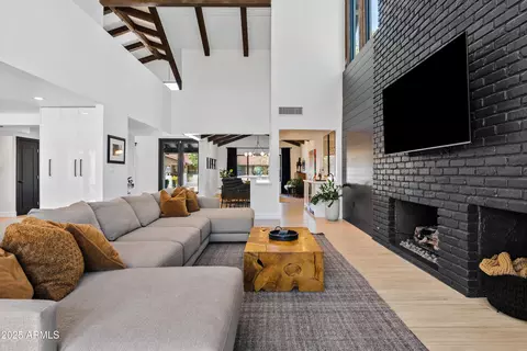 101 E Linger Ln, Phoenix, AZ 85020 photo 8