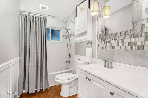 Bath - 2715 Edgemont Ave, Phoenix, AZ 85008 photo 2 of 2