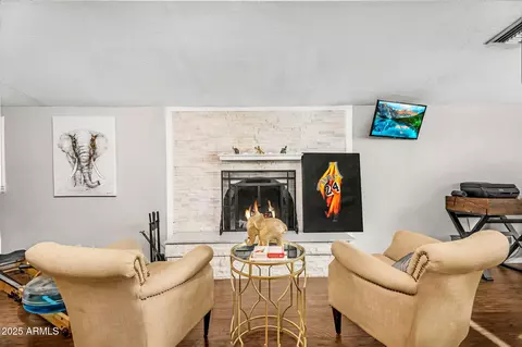 Living - 2715 Edgemont Ave, Phoenix, AZ 85008 photo 1 of 3