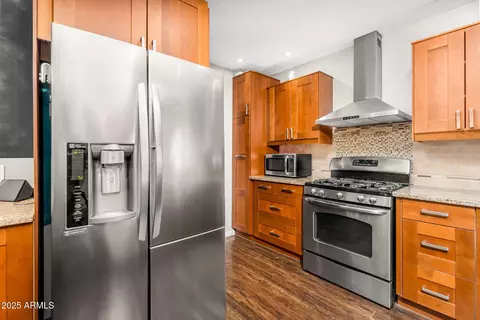 Kitchen - 2715 Edgemont Ave, Phoenix, AZ 85008 photo 3 of 3