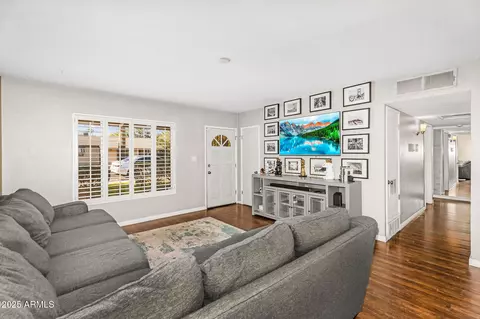 Living - 2715 Edgemont Ave, Phoenix, AZ 85008 photo 2 of 3