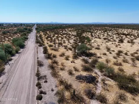 1 Cactus Forest Rd #B, Florence, AZ 85132