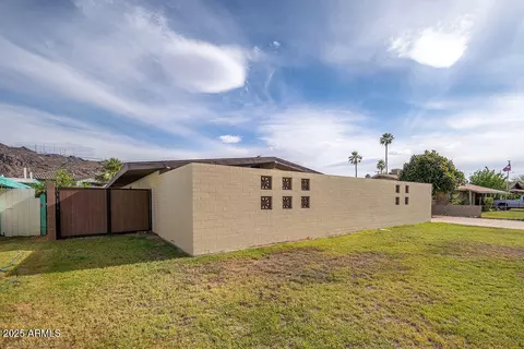 327 E Monte Way, Phoenix, AZ 85042 photo 4