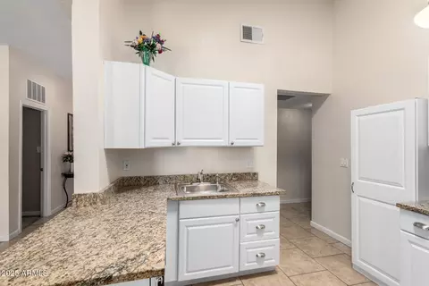 Kitchen - 511 E Purdue Ave, Phoenix, AZ 85020 photo 3 of 4