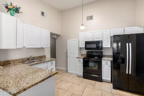 Kitchen - 511 E Purdue Ave, Phoenix, AZ 85020 photo 1 of 4
