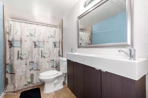 Bath - 511 E Purdue Ave, Phoenix, AZ 85020 photo 3 of 3