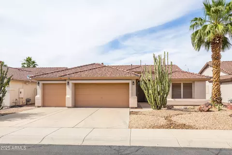 4020 W Menadota Dr, Glendale, AZ 85308