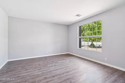 Living - 553 E Baylor Ln, Gilbert, AZ 85296 photo 1 of 6