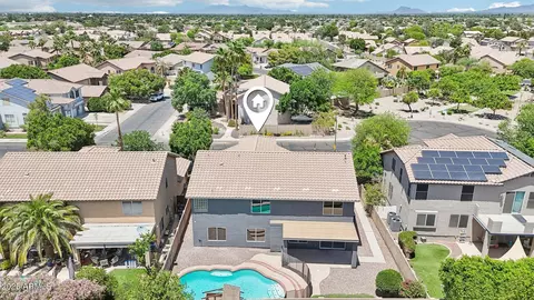 View/Area - 553 E Baylor Ln, Gilbert, AZ 85296 photo 2 of 4