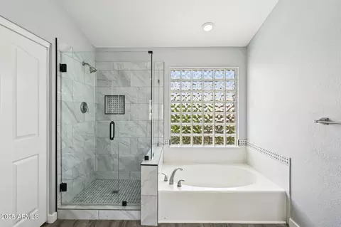Bath - 553 E Baylor Ln, Gilbert, AZ 85296 photo 3 of 5