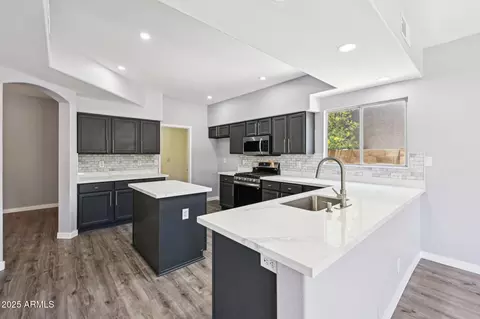 Kitchen - 553 E Baylor Ln, Gilbert, AZ 85296 photo 4 of 6