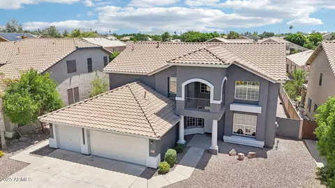 Exterior - 553 E Baylor Ln, Gilbert, AZ 85296 photo 8 of 8